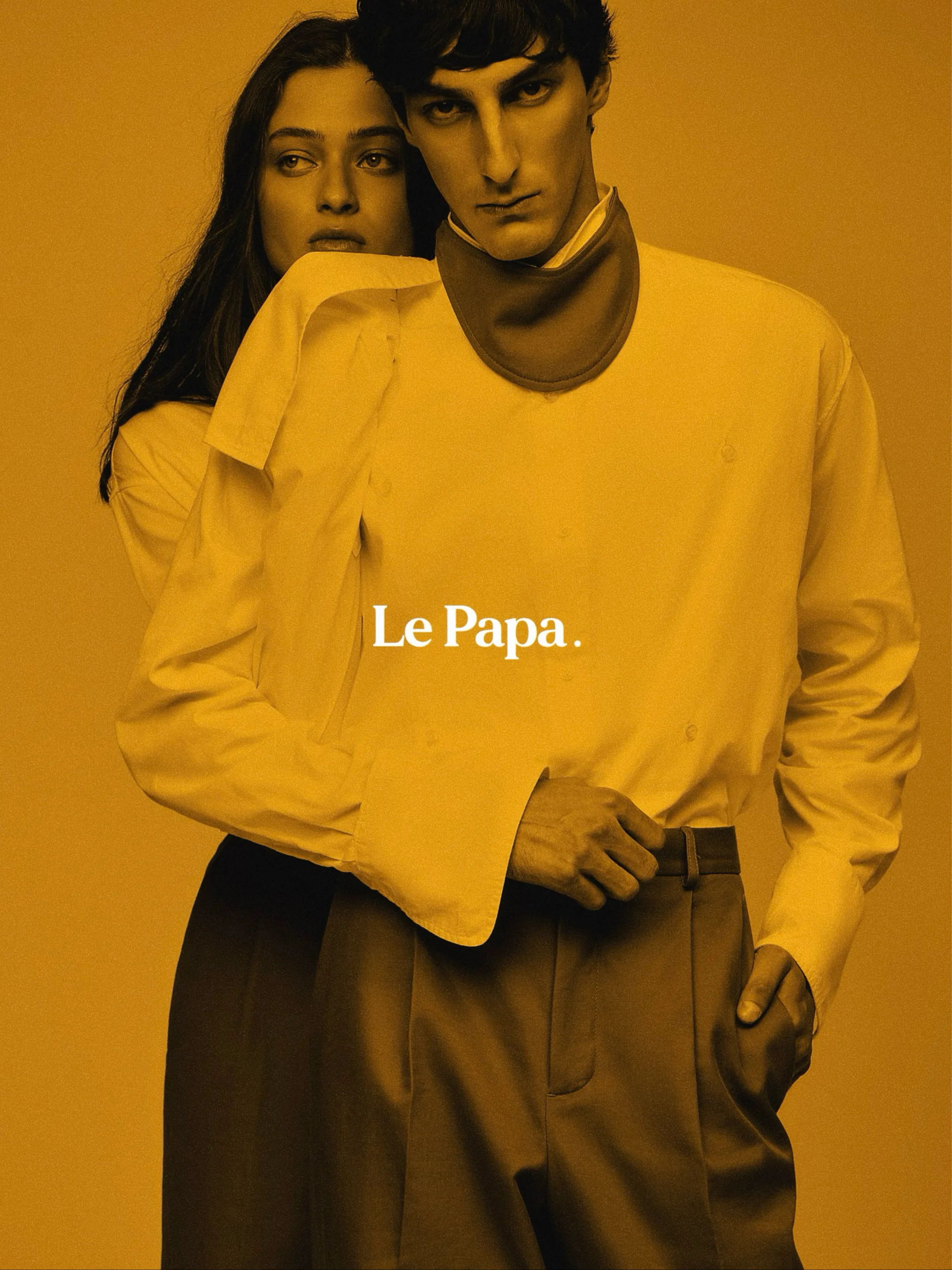 Модель в лонгсливе Le Papa, жёлтый тон